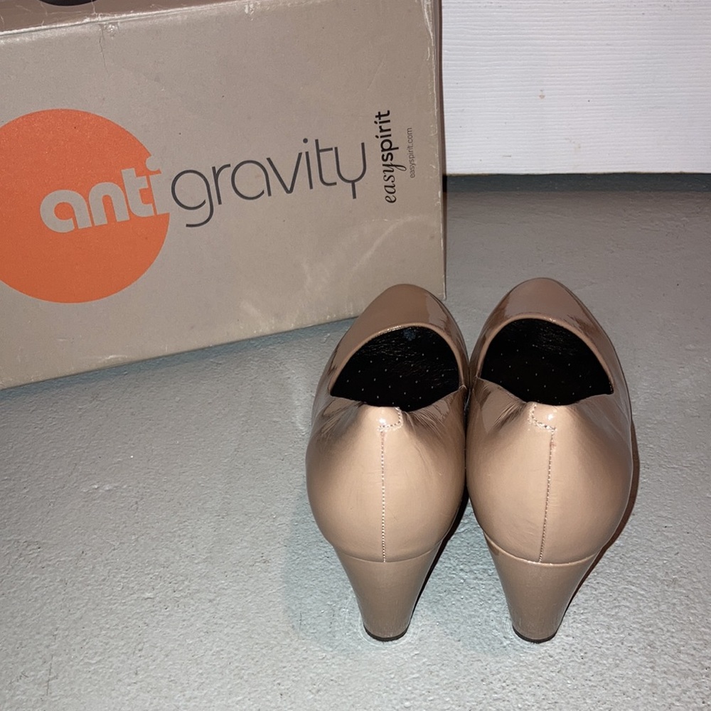 Easy Spirit Pumps ⭐️ - Picture 3 of 5